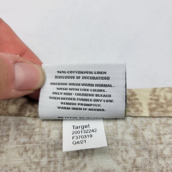 NWOT linen blend Threshold square table throw 50" x 50" - Picture 6 of 7